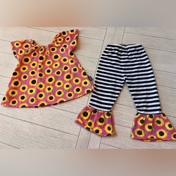 Simply Southern size 3T toddler 2 piece sunflower w/ black and white stripes set - Picture 2 of 7